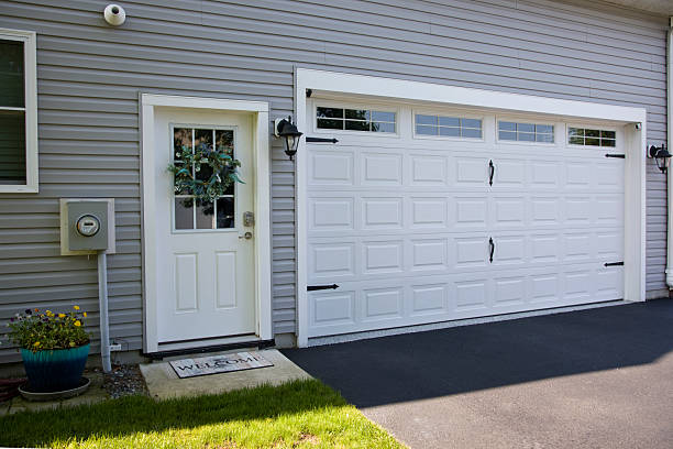 24/7 Emergency Garage Door Panel Replacement experts in Ida Grove, IA